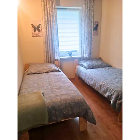 Dom Na Gwarnej * Oslonin